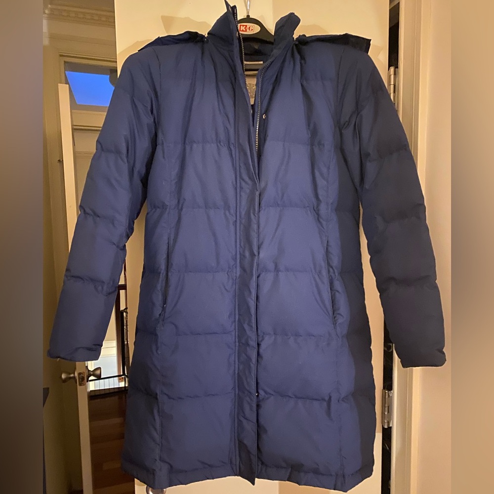 L.L. Bean women’s blue winter downtek puffer coat, size medium M